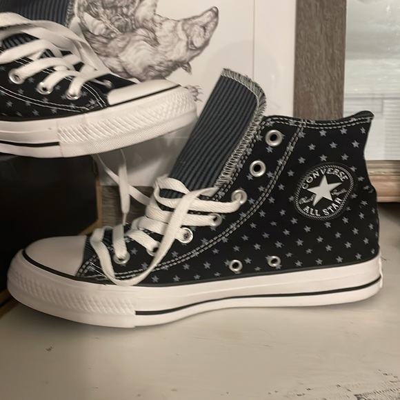 Converse 144825F Stars and Stripes Sneakers - Picture 2 of 9